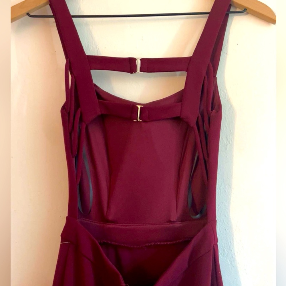B. Darlin mermaid style dress.